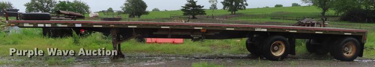image for item DE3556 1993 Wilson CF-900 flatbed trailer