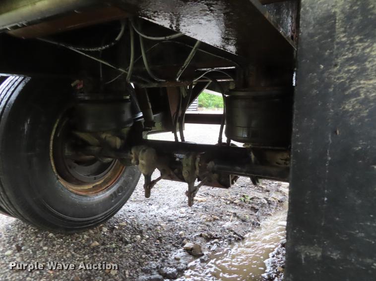 image for item DE3556 1993 Wilson CF-900 flatbed trailer