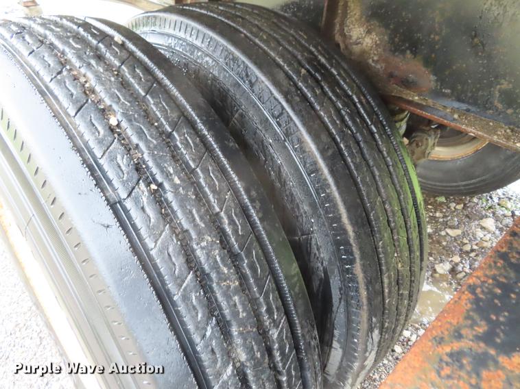 image for item DE3556 1993 Wilson CF-900 flatbed trailer