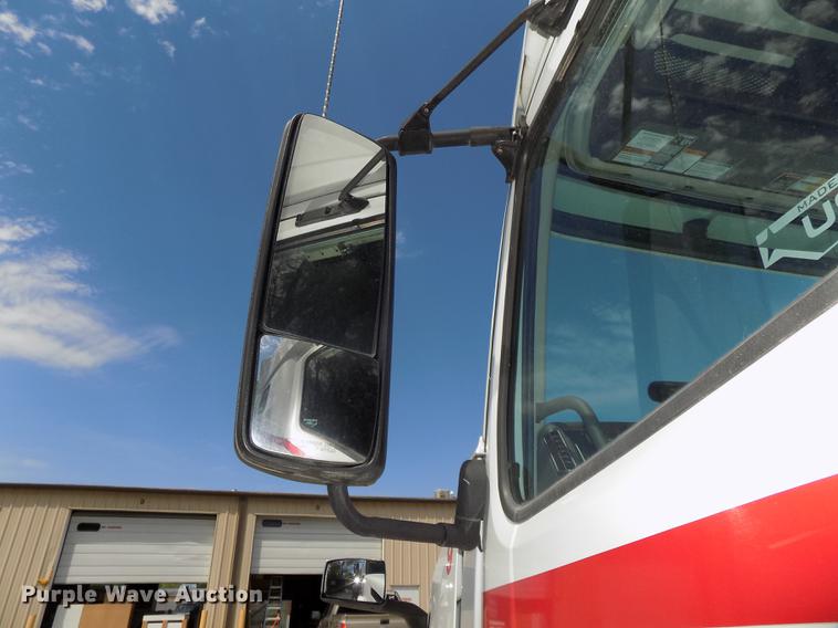 image for item DE7677 2014 Volvo VNL64T 730 semi truck