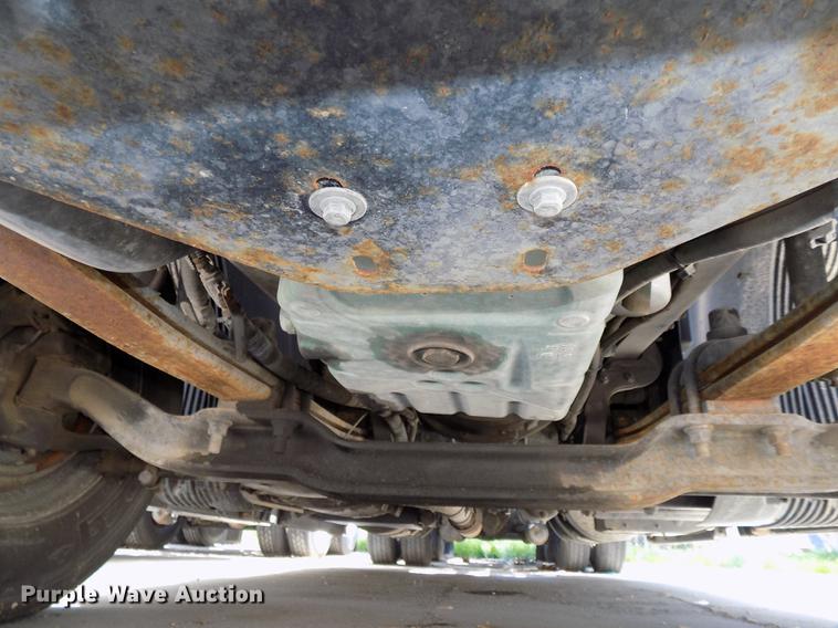 image for item DE7677 2014 Volvo VNL64T 730 semi truck