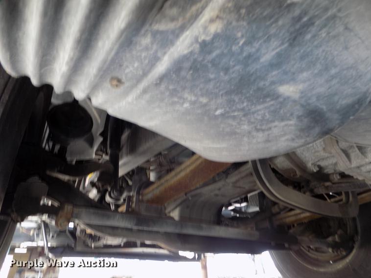 image for item DE7677 2014 Volvo VNL64T 730 semi truck