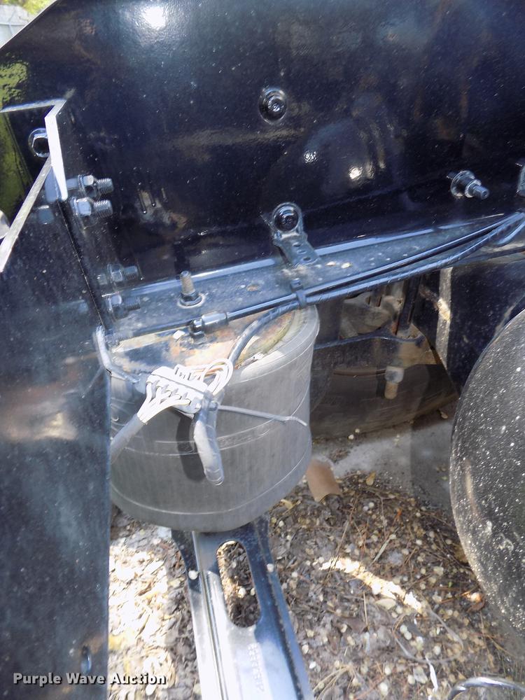 image for item DE7677 2014 Volvo VNL64T 730 semi truck