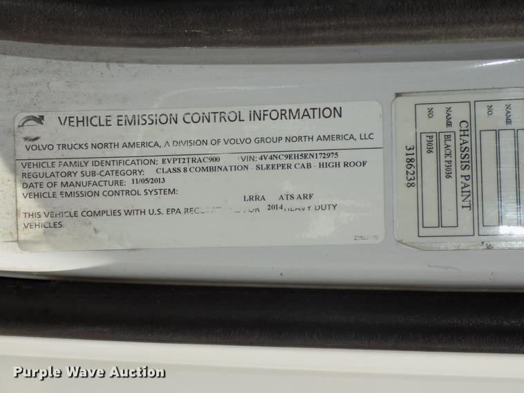 image for item DE7677 2014 Volvo VNL64T 730 semi truck