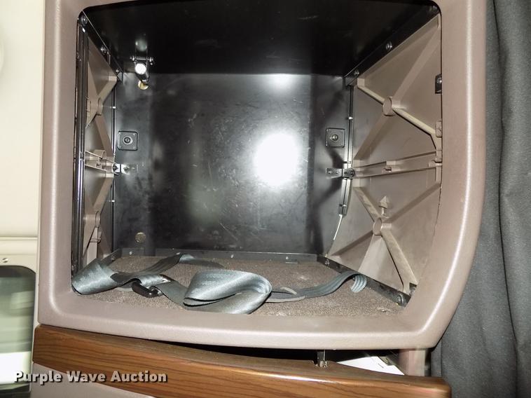 image for item DE7678 2014 Volvo VNL64T 730 semi truck