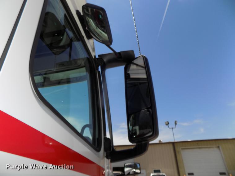 image for item DE7678 2014 Volvo VNL64T 730 semi truck