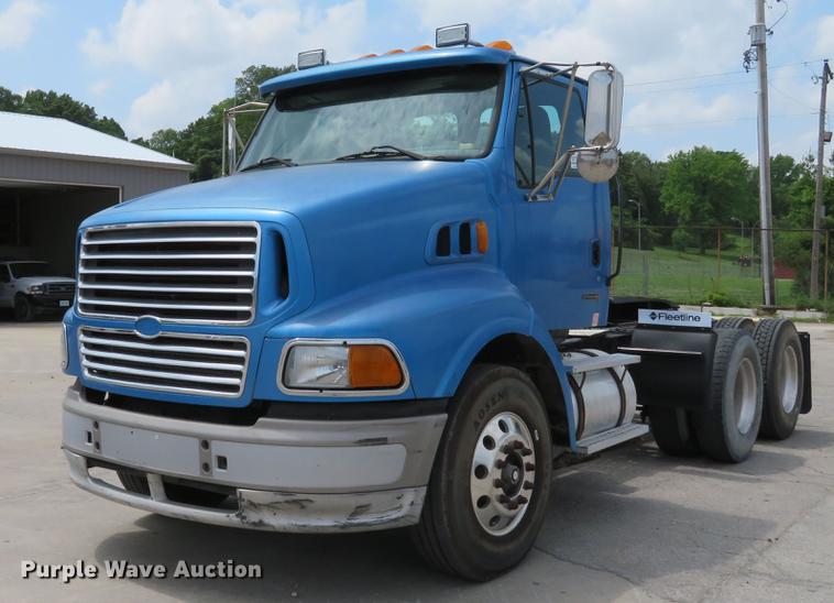 image for item DE8094 2000 Sterling A-Line semi truck