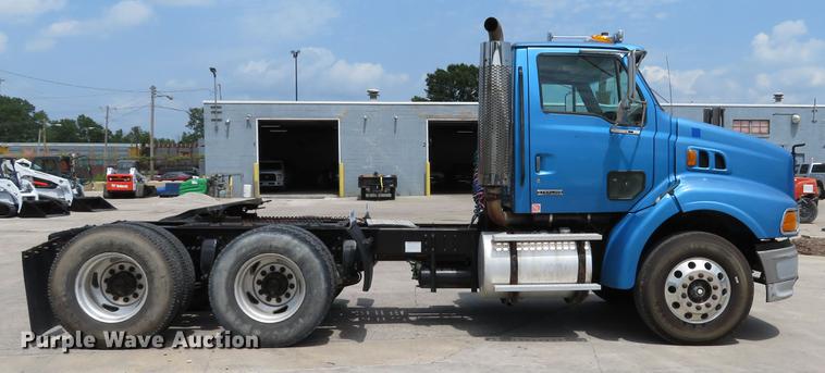 image for item DE8094 2000 Sterling A-Line semi truck