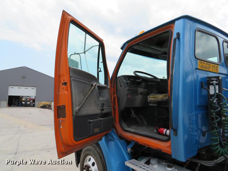 image for item DE8094 2000 Sterling A-Line semi truck