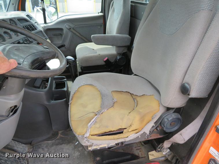 image for item DE8094 2000 Sterling A-Line semi truck