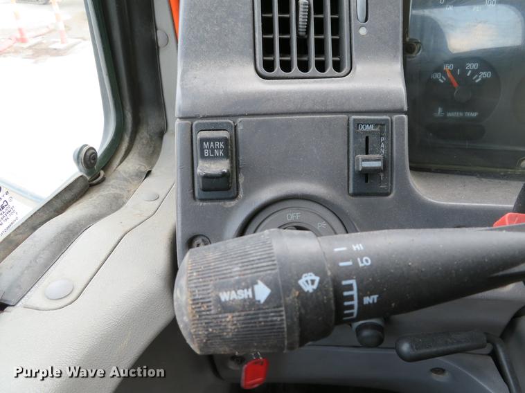 image for item DE8094 2000 Sterling A-Line semi truck