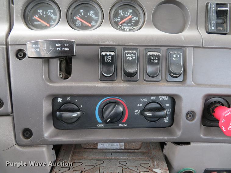 image for item DE8094 2000 Sterling A-Line semi truck