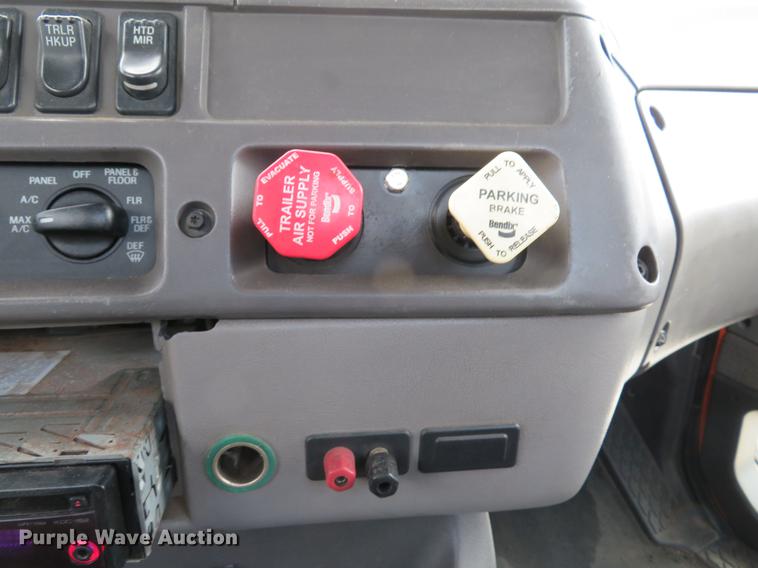 image for item DE8094 2000 Sterling A-Line semi truck