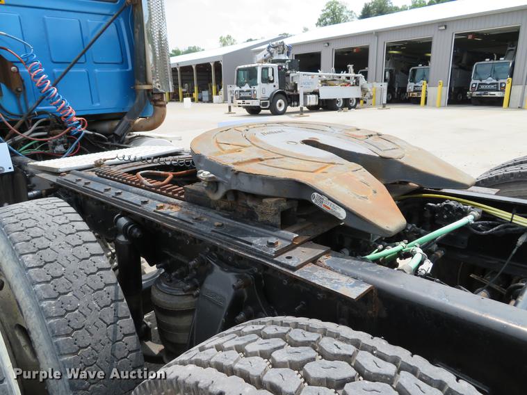 image for item DE8094 2000 Sterling A-Line semi truck