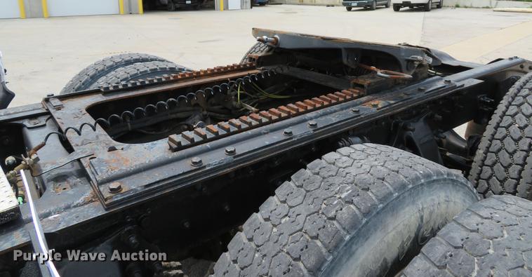 image for item DE8094 2000 Sterling A-Line semi truck