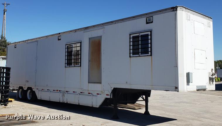 image for item DF2474 1994 Kentucky toy hauler trailer