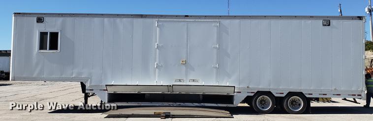 image for item DF2474 1994 Kentucky toy hauler trailer