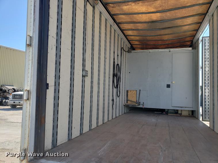 image for item DF2474 1994 Kentucky toy hauler trailer