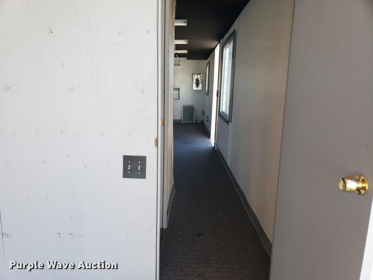 image for item DF2474 1994 Kentucky toy hauler trailer