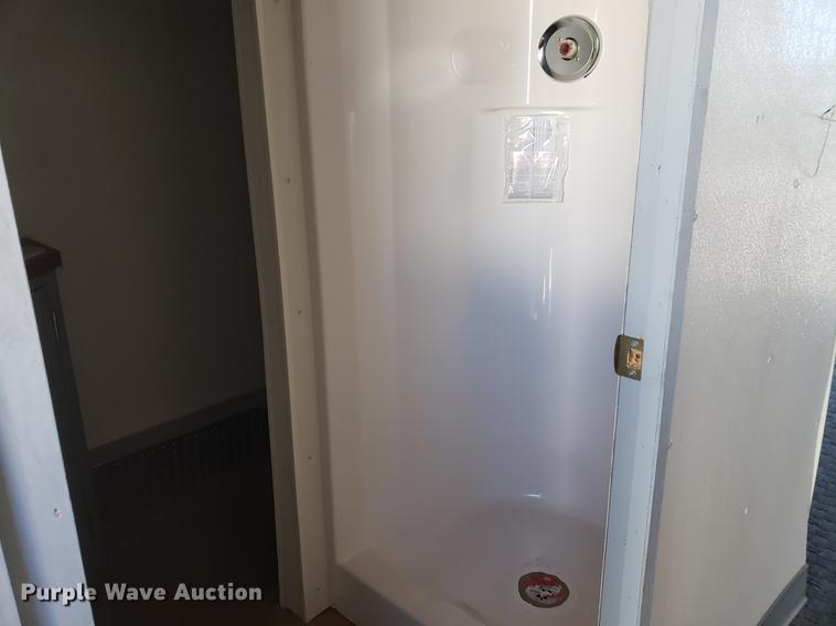 image for item DF2474 1994 Kentucky toy hauler trailer