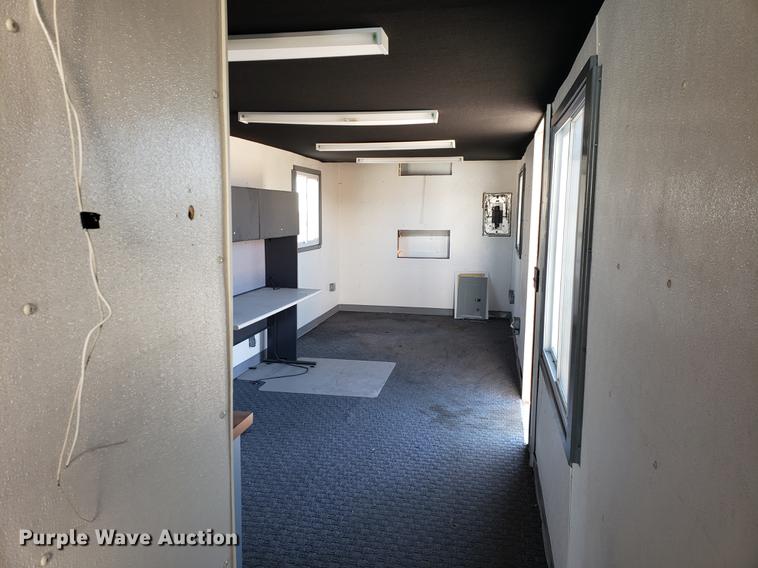 image for item DF2474 1994 Kentucky toy hauler trailer