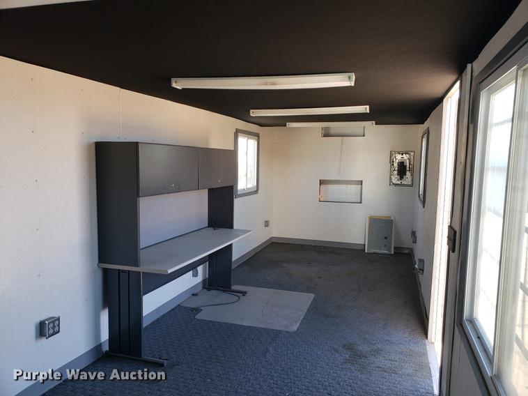 image for item DF2474 1994 Kentucky toy hauler trailer