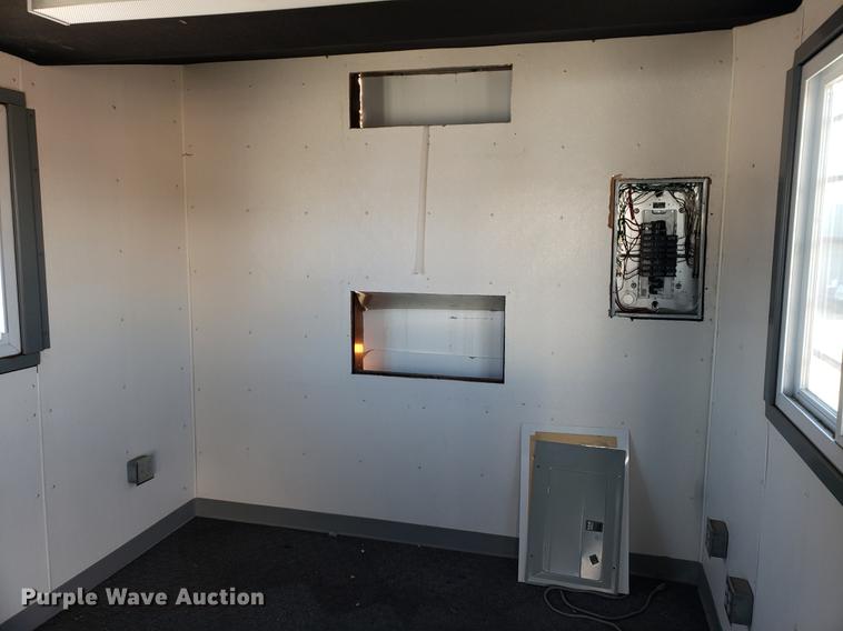 image for item DF2474 1994 Kentucky toy hauler trailer