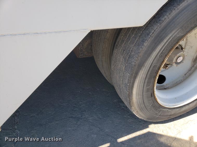 image for item DF2474 1994 Kentucky toy hauler trailer