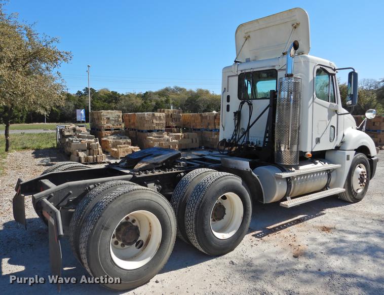 image for item DF2547 2009 Freightliner CL120 semi truck
