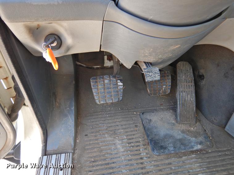 image for item DF2547 2009 Freightliner CL120 semi truck