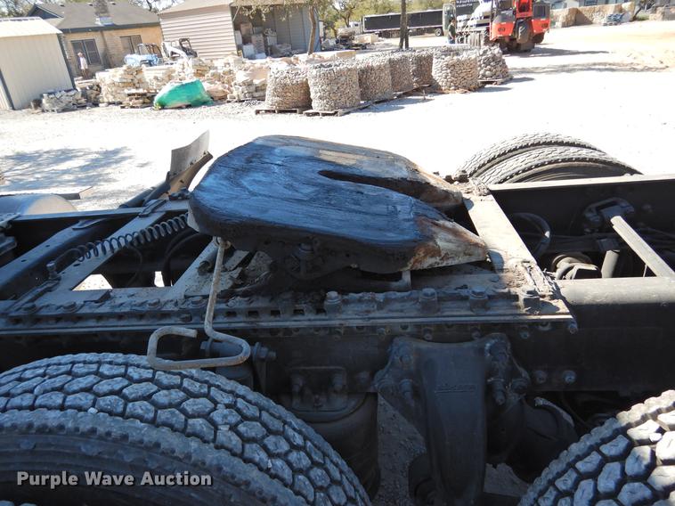 image for item DF2547 2009 Freightliner CL120 semi truck