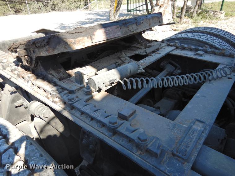 image for item DF2547 2009 Freightliner CL120 semi truck