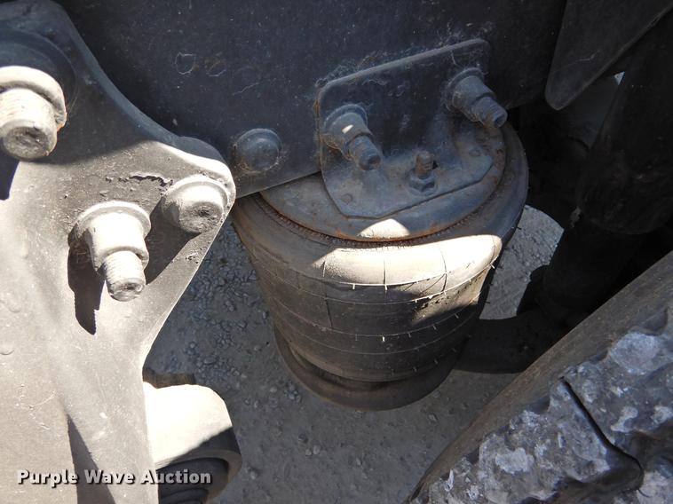 image for item DF2547 2009 Freightliner CL120 semi truck