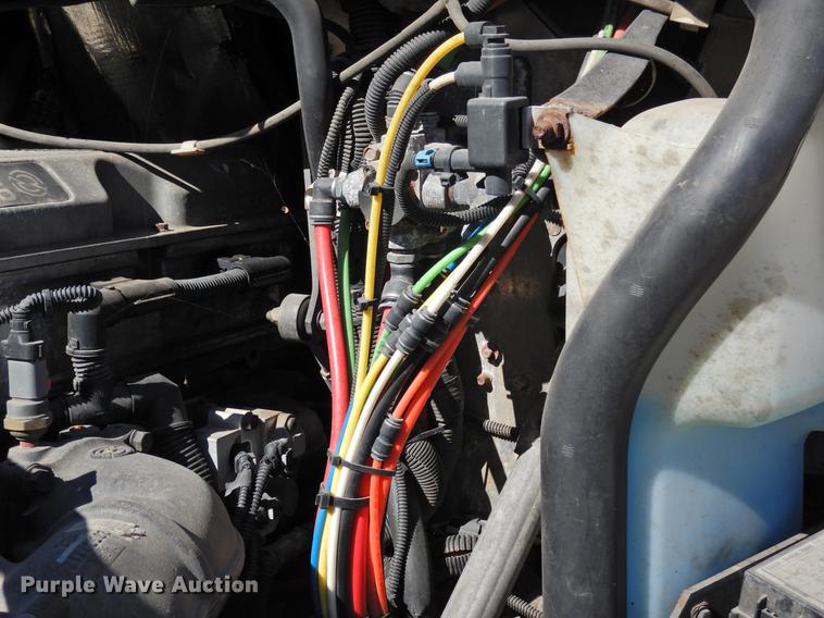 image for item DF2547 2009 Freightliner CL120 semi truck