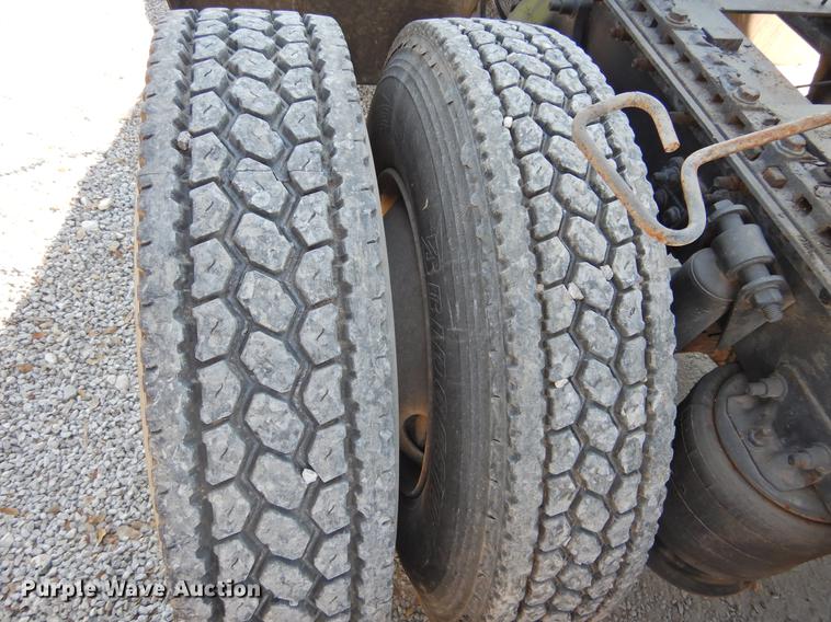 image for item DF2547 2009 Freightliner CL120 semi truck