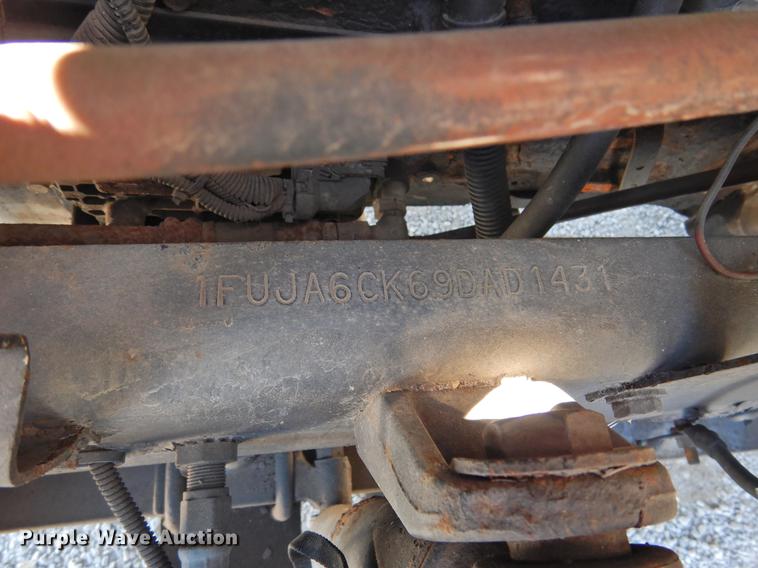 image for item DF2547 2009 Freightliner CL120 semi truck