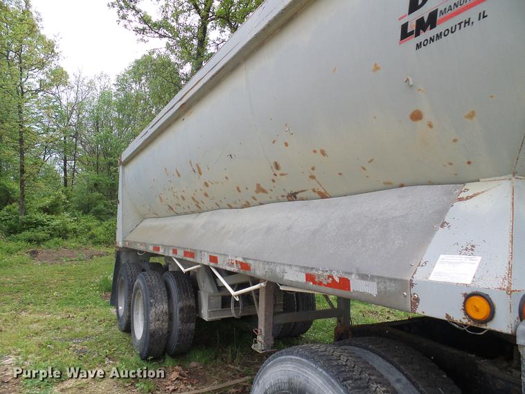 image for item DF7235 2001 L&M TA230F96AR end dump trailer