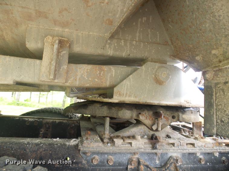 image for item DF7235 2001 L&M TA230F96AR end dump trailer