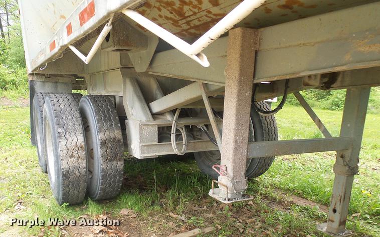 image for item DF7235 2001 L&M TA230F96AR end dump trailer