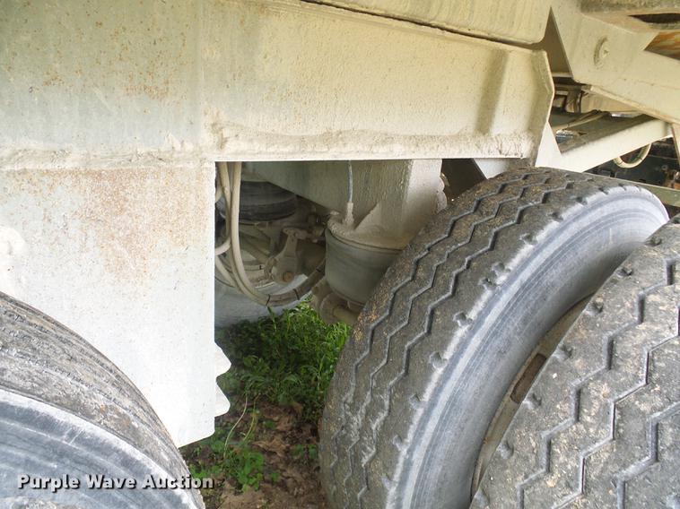 image for item DF7235 2001 L&M TA230F96AR end dump trailer