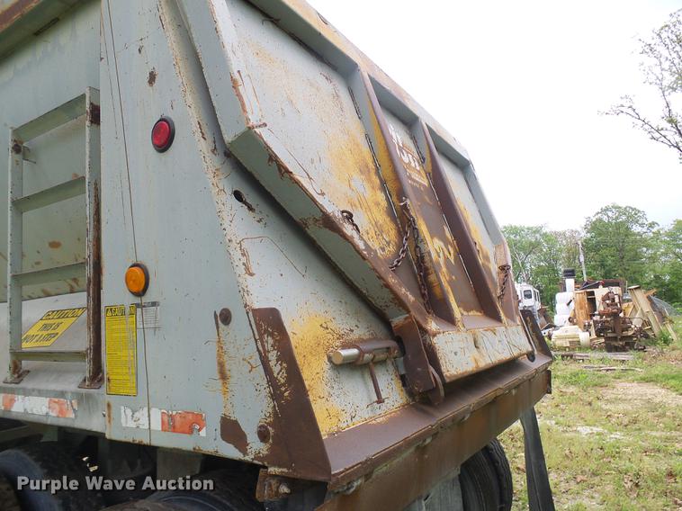 image for item DF7235 2001 L&M TA230F96AR end dump trailer