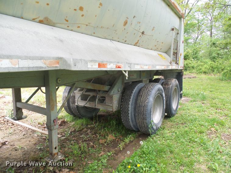 image for item DF7235 2001 L&M TA230F96AR end dump trailer