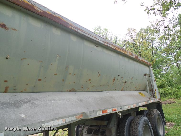 image for item DF7235 2001 L&M TA230F96AR end dump trailer