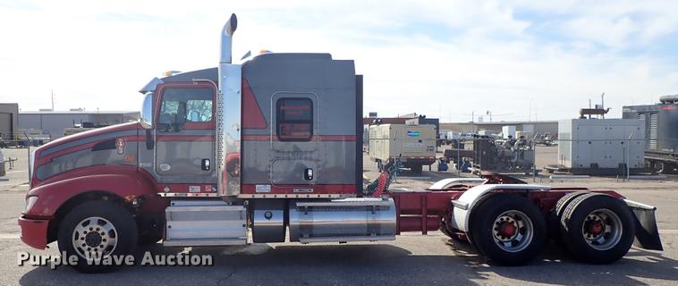 image for item DF8750 2013 Kenworth T660 semi truck