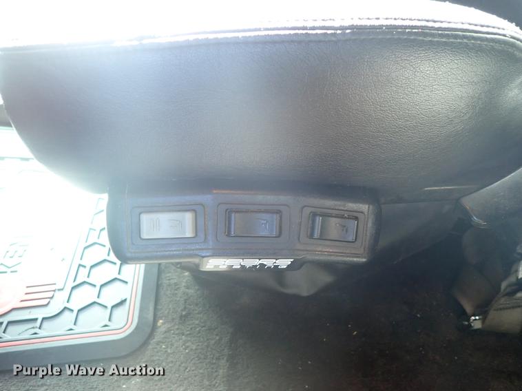 image for item DF8750 2013 Kenworth T660 semi truck