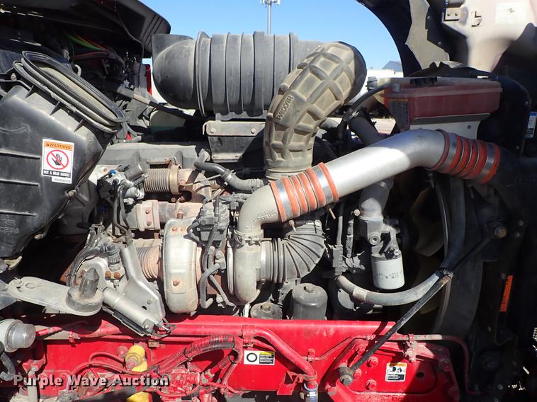 image for item DF8750 2013 Kenworth T660 semi truck