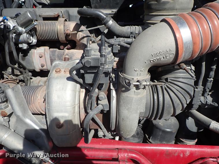 image for item DF8750 2013 Kenworth T660 semi truck