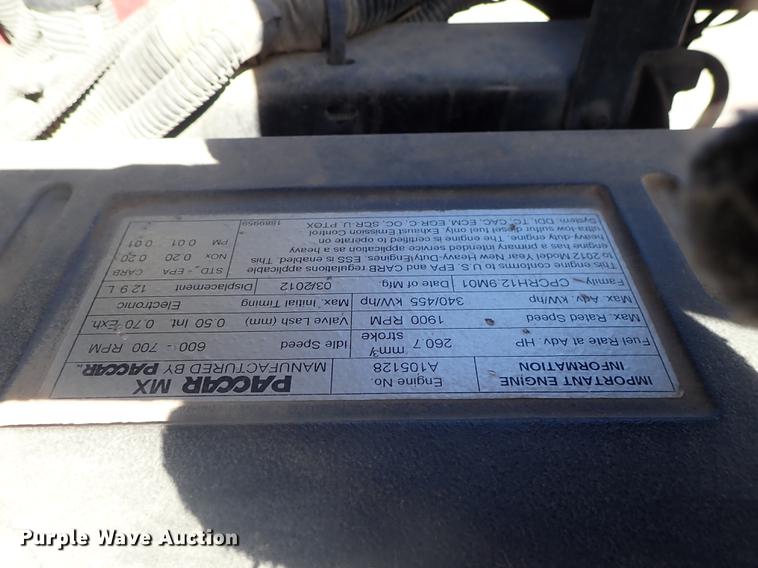 image for item DF8750 2013 Kenworth T660 semi truck