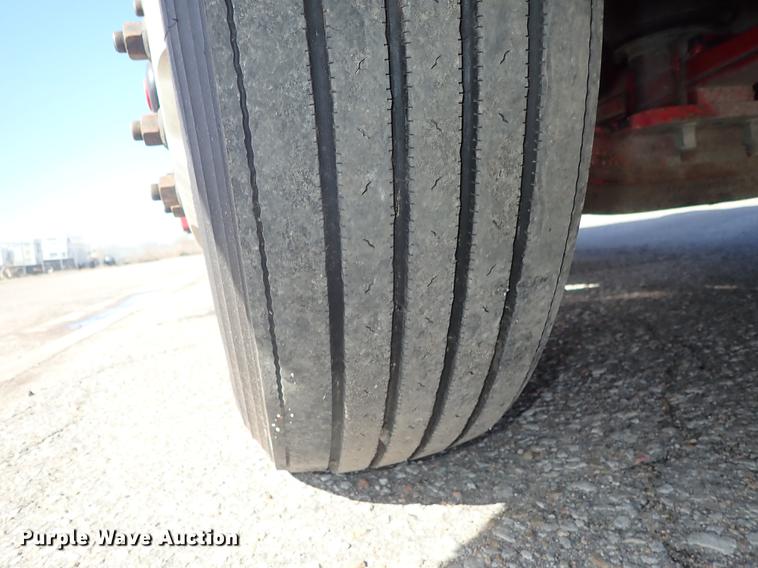 image for item DF8750 2013 Kenworth T660 semi truck