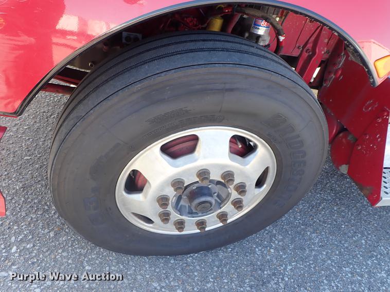 image for item DF8750 2013 Kenworth T660 semi truck